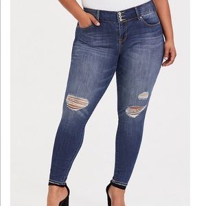 Torrid distressed jeggings!